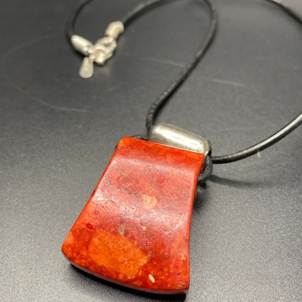 Retired Silpada N0965 Cardinal Rule Sponge Coral Pendant Necklace